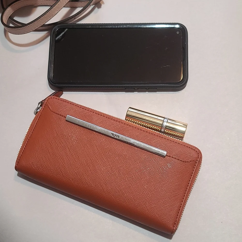 Tory Burch Pink Quilted Crossbody Bag - Picture 10 of 10